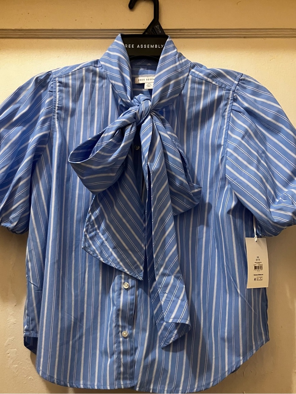 Free Assembly Blue Striped Bow Tie Blouse size women’s XS (0-2)